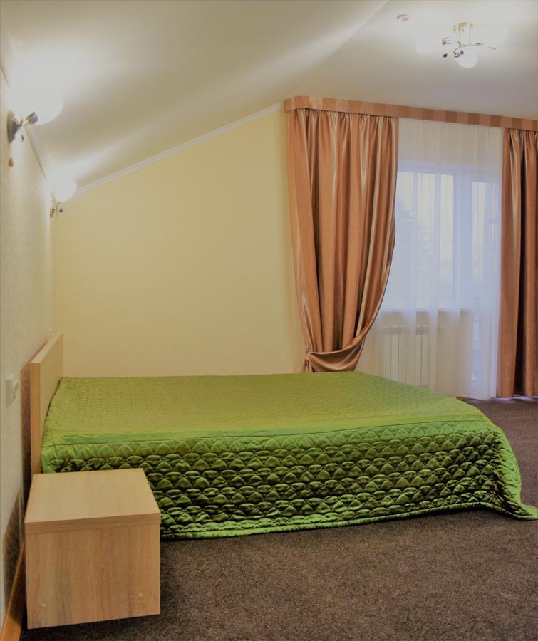 Veles Hotel Brovary Exterior foto