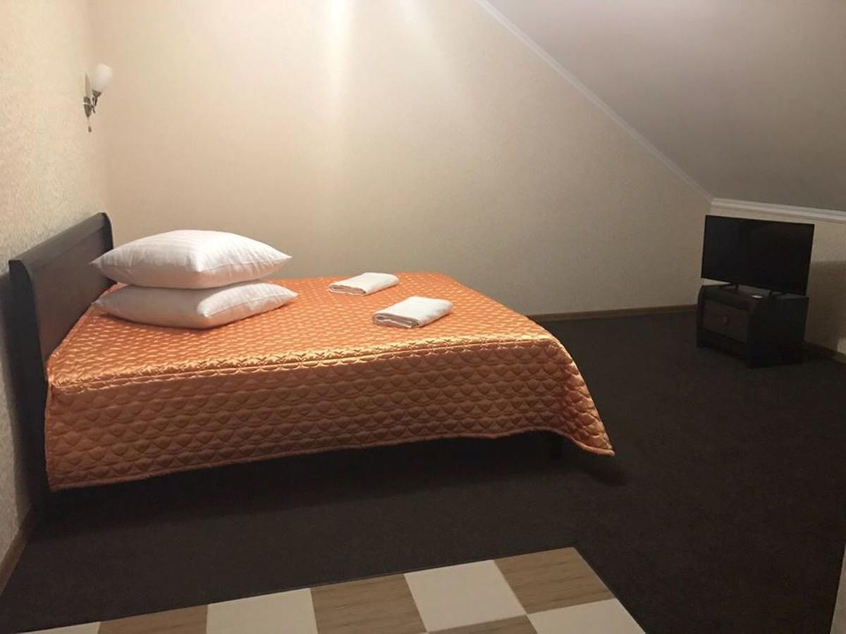 Veles Hotel Brovary Exterior foto