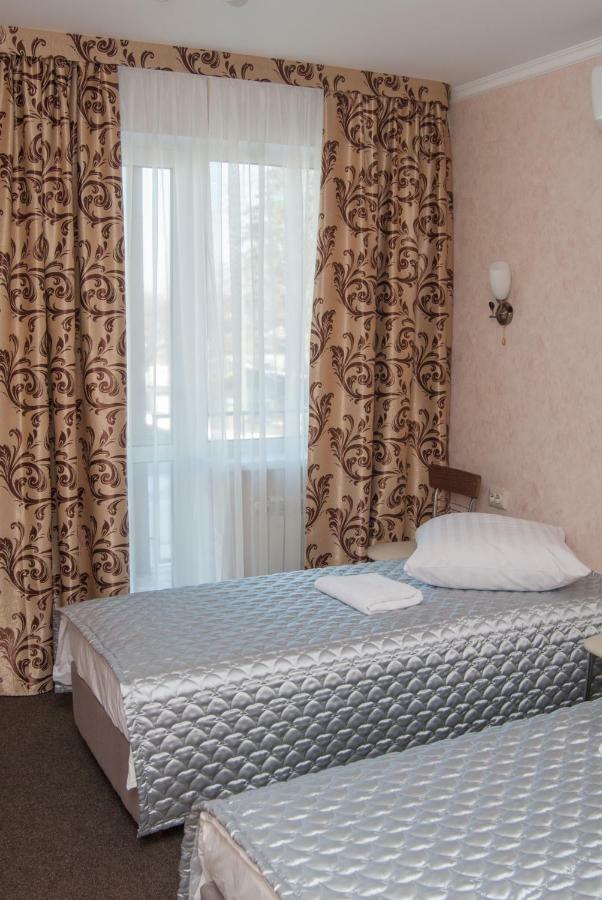 Veles Hotel Brovary Exterior foto