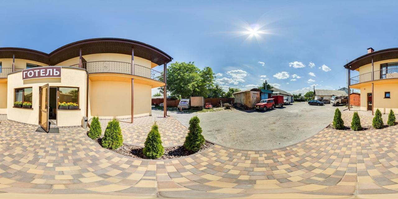 Veles Hotel Brovary Exterior foto